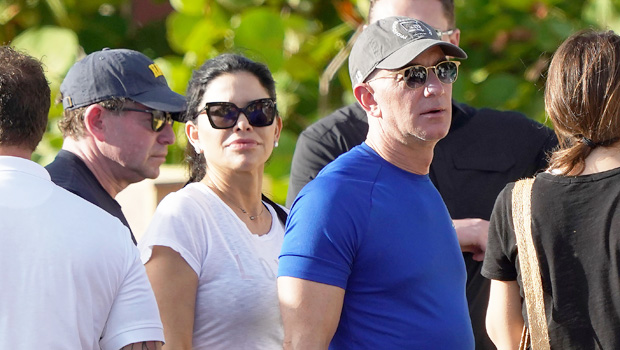 Jeff Bezos & Lauren Sanchez Vacation In St. Barts For Holidays: Photos