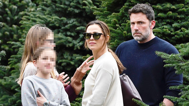 Jennifer Garner Ben Affleck Christmas 2022 Ben Affleck & Jennifer Garner Shop For Christmas Trees With Kids: Pics –  Hollywood Life