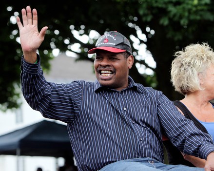 Leon Spinks Former heavyweight boxing champion Leon Spinks waves during a Boxing Hall of Fame parade in Canastota, N.Y. Leon Spinks is in a Las Vegas hospital after a second operation for abdominal problems. The 61-year-old boxer who catapulted to fame by beating Muhammad Ali in 1978 had the second surgery in recent days after complications from the first emergency surgery
Spinks Hospitalized Boxing, Canastota, USA