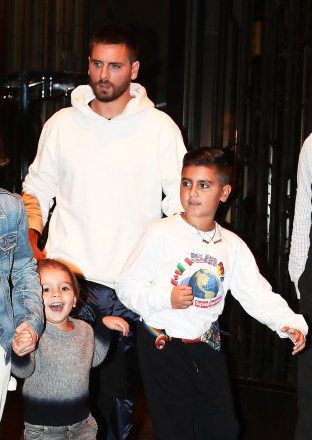Scott Disick was seen leaving his hotel with his kids Mason, Penelope, and Reign, in New York, NY.Pictured: Reign Disick,Scott Disick,Mason DisickRef: SPL5028851 280918 NON-EXCLUSIVEPicture by: SplashNews.comSplash News and PicturesLos Angeles: 310-821-2666New York: 212-619-2666London: 0207 644 7656Milan: 02 4399 8577photodesk@splashnews.comWorld Rights
