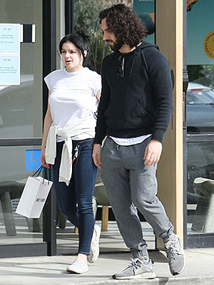 Ariel Winter No Makeup