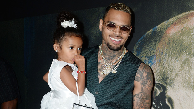 Chris Brown & Daughter Royalty Draw Pictures Together In New Pic ...