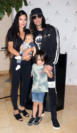 Criss Angel, Shaunyl Benson,Johnny Crisstopher,Xristos Yanni
Criss Angel unveils new patient exam room, Las Vegas, USA - 09 May 2019
The new exam room has been sponsored by his charity Cure 4 The Kids Foundation
