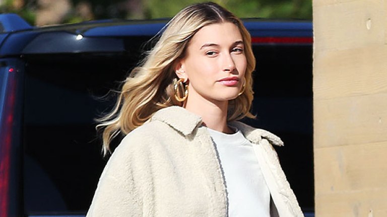 Hailey Baldwin Shares The Genetic Condition Affecting Pinky Fingers Hollywood Life