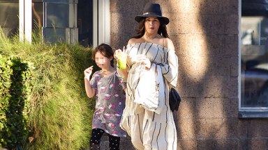 Jenna Dewan out with daughter Everly
