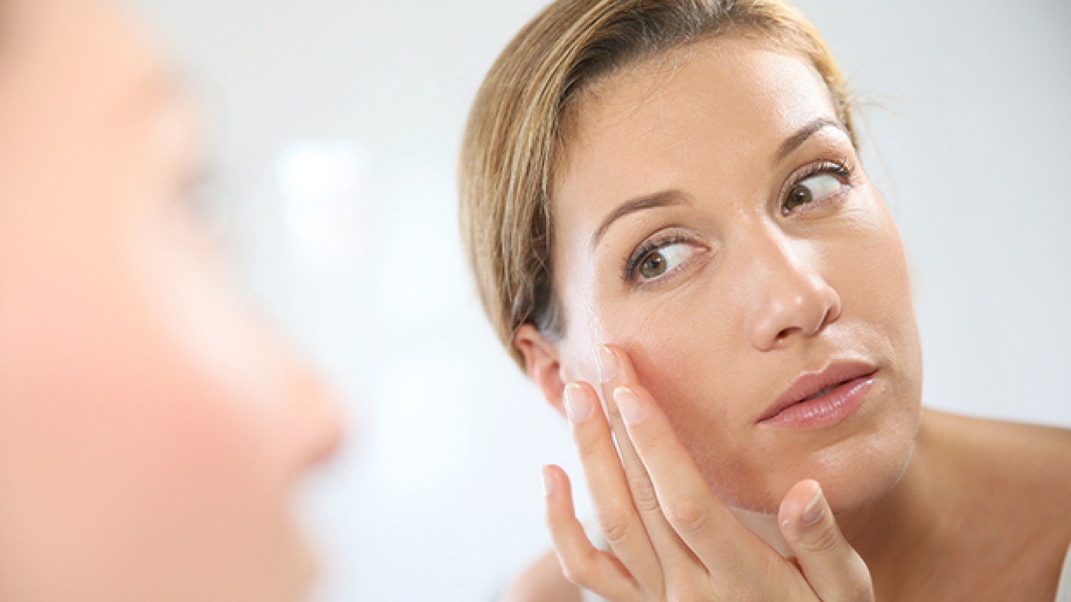 How To Erase Fine Lines Around Lips — Dermatologist Shares Advice ...
