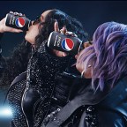 missy-elliott-and-HER-super-bowl-pepsi-commercial-gallery2