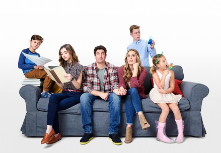 OUTMATCHED: L-R: Jack Stanton as Marc, Ashley Boettcher as Nicole, Jason Biggs as Mike, Maggie Lawson as Kay, Connor Kalopsis as Brian and Oakley Bull as Leila in Season 1 of OUTMATCHED premiering Thursday, January 23 (8:30-9:00pm PM ET/PT) on FOX. ©2019 Fox Media LLC. CR: Robert Trachtenberg/FOX.