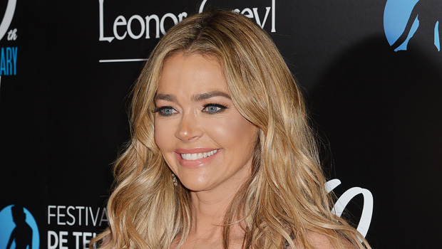 Denise Richards Takes Selfie On Yacht & Looks Half Her Age: See Pic ...