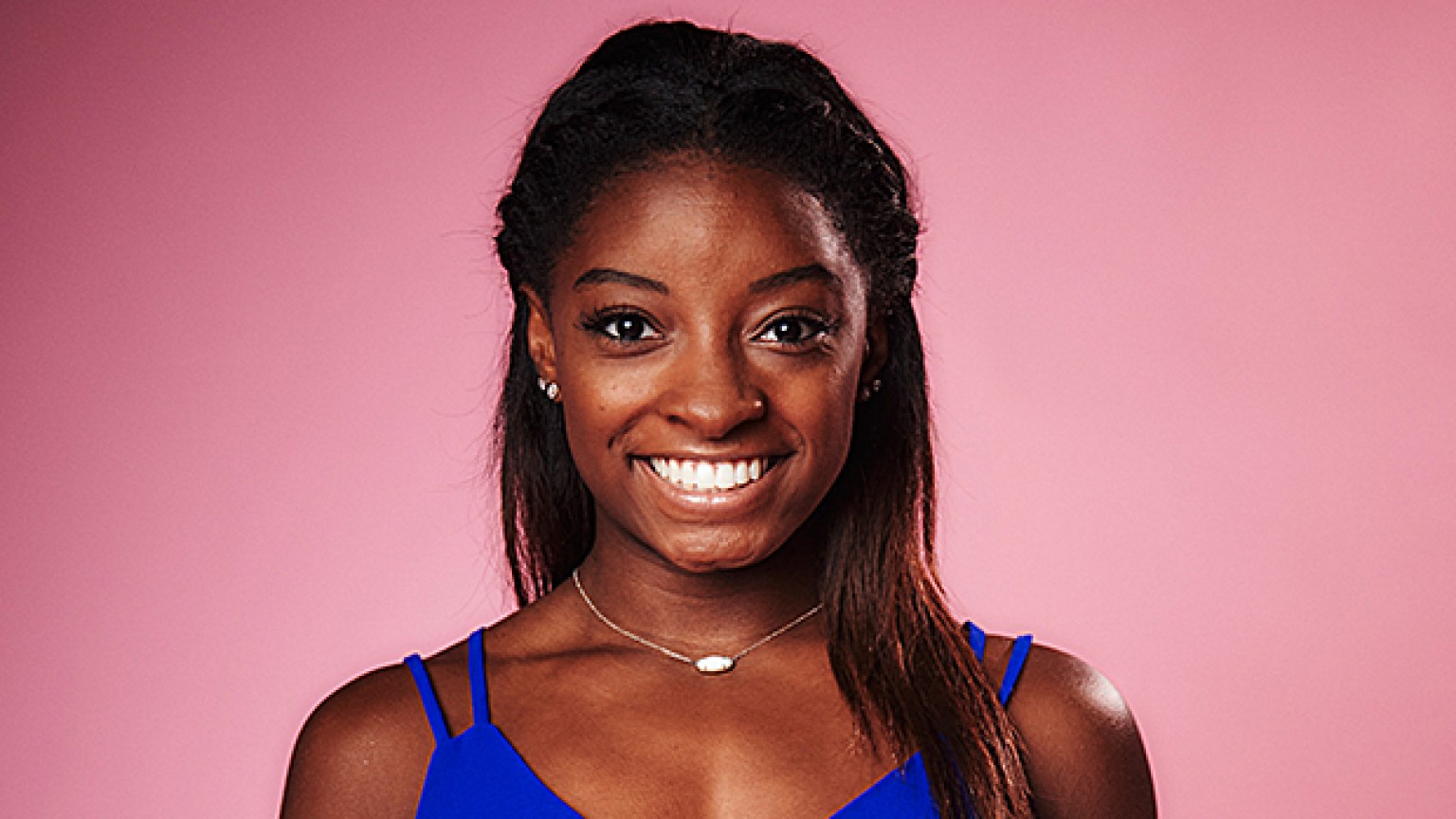 Simone Biles Shows Off Diamond Chest Piercing In New Pic Hollywood Life(00)