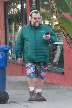 Los Angeles, CA  - *EXCLUSIVE*  - The actor/comedian was out in Los Feliz for a friendly stroll staying warm in a puffer jacket as he zoned into his music.Pictured: Jack BlackBACKGRID USA 22 DECEMBER 2022 USA: +1 310 798 9111 / usasales@backgrid.comUK: +44 208 344 2007 / uksales@backgrid.com*UK Clients - Pictures Containing ChildrenPlease Pixelate Face Prior To Publication*