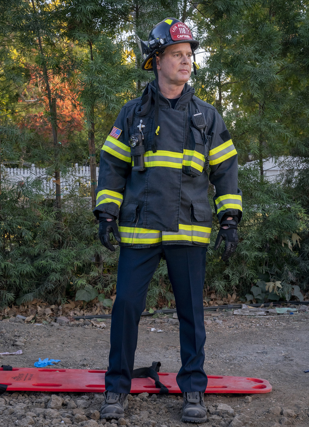 9-1-1: L-R: Peter Krause in the “Seize The Day” spring premiere episode of 9-1-1 airing Sunday, March 16  (8:00-9:00 PM ET/PT) on FOX. CR: Jack Zeman / FOX. © 2020 FOX MEDIA LLC.