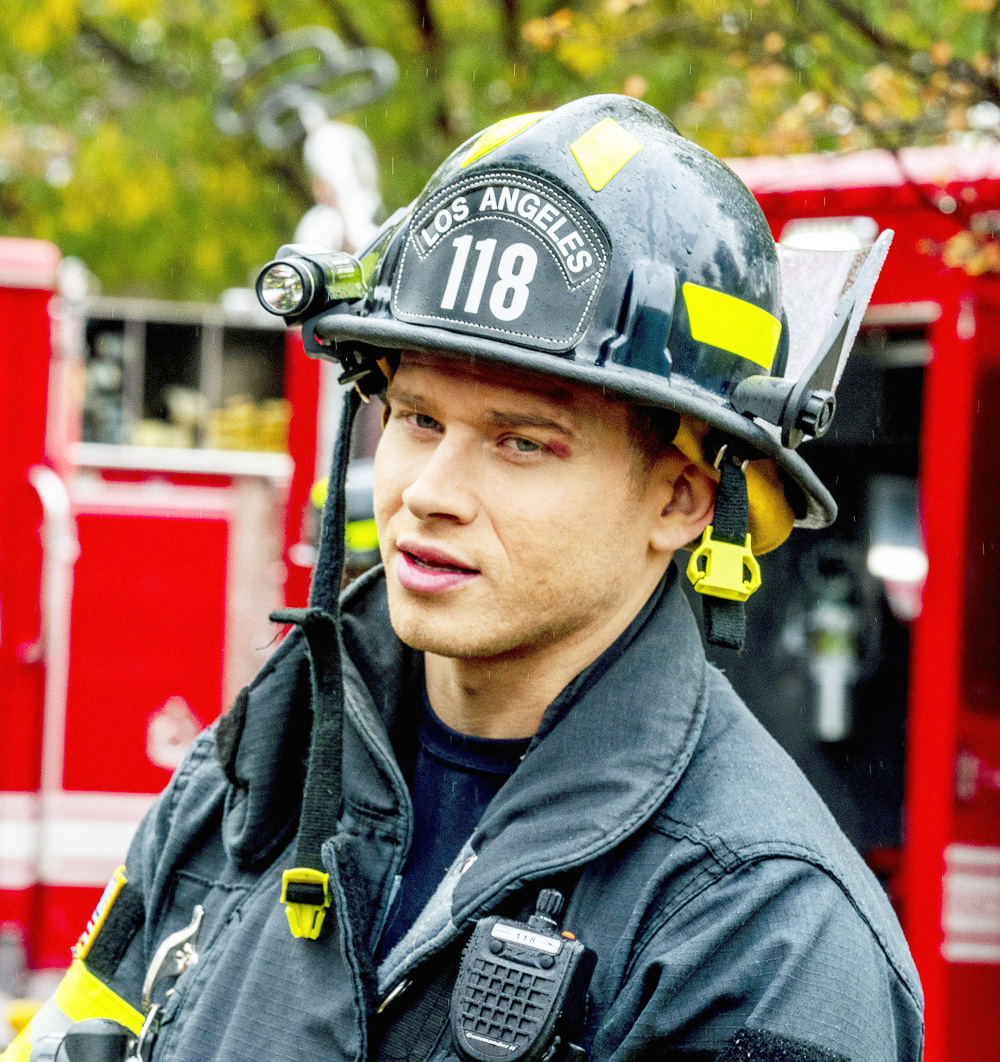 9-1-1: Oliver Stark in the “Fools” episode of 9-1-1 airing Sunday, March 23 (8:00-9:00 PM ET/PT) on FOX. CR: Jack Zeman / FOX. © 2020 FOX MEDIA LLC.