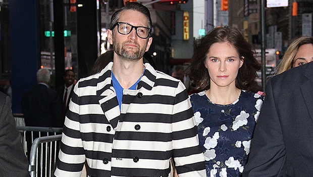 Who Is Christopher Robinson? 5 Facts About Amanda Knox's Husband - Hollywood Life
