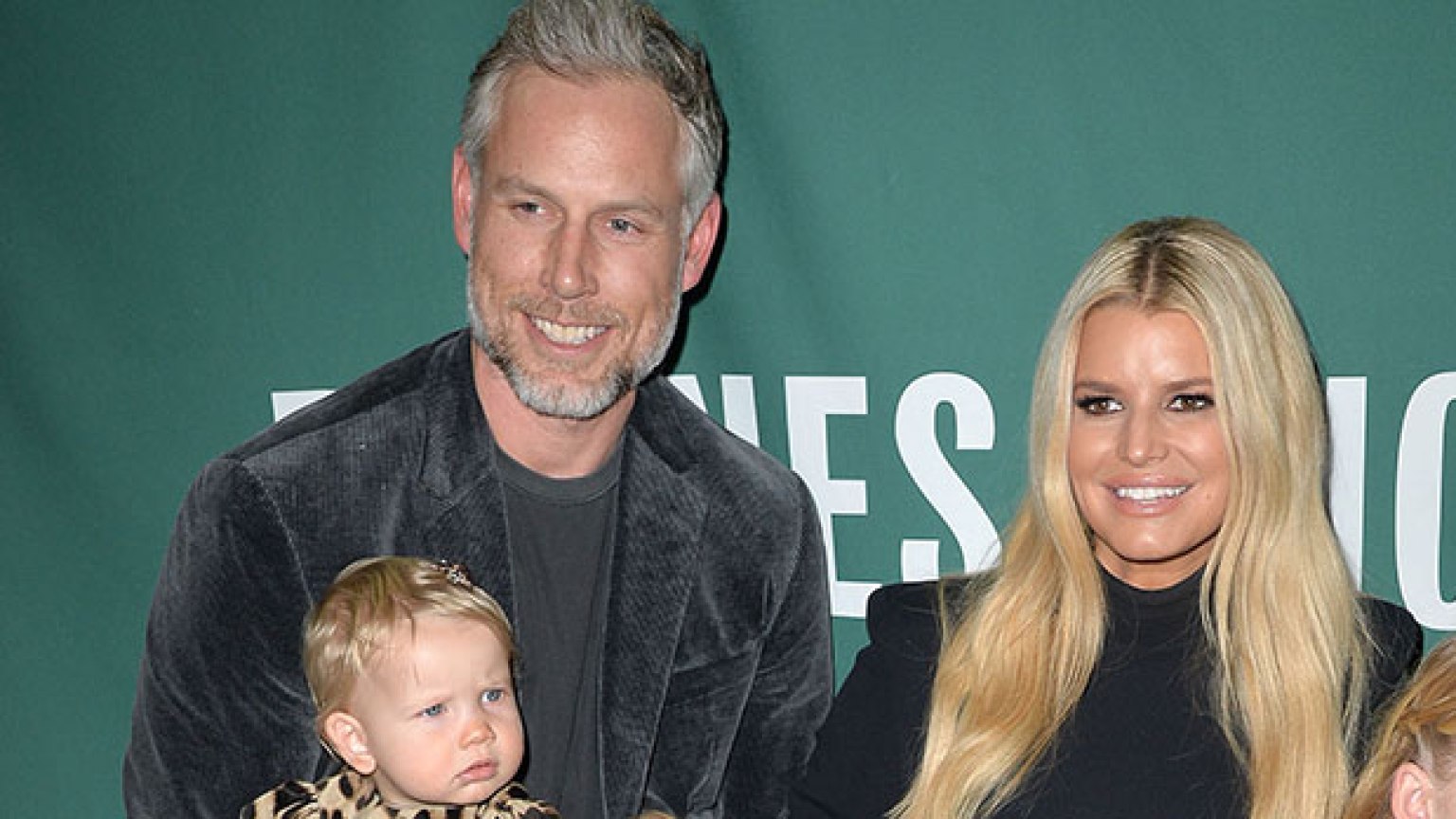 Jessica Simpson & Daughter Birdie: She Posts Photo On Her 1st Birthday ...