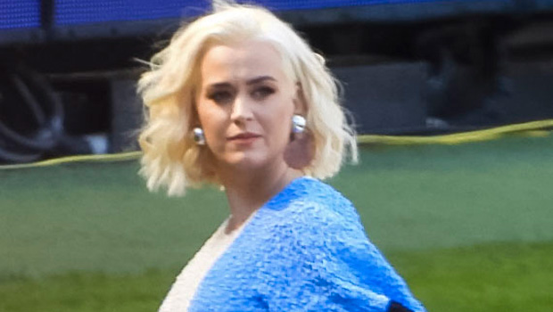 Katy Perry Wears Tight Dress & Shows Off Baby Bump In Australia ...