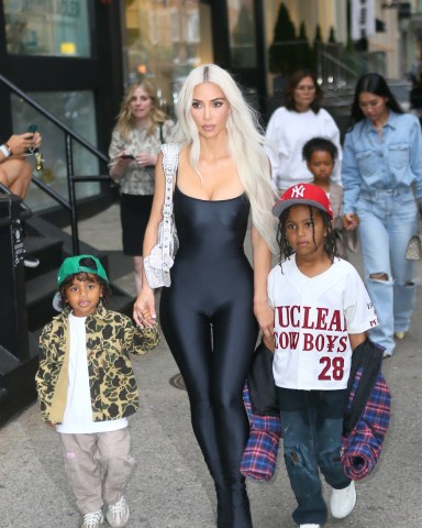 New York City, NY  - Kim Kardashian heads to Cipriani for dinner with her kids after a taping of The Tonight Show Starring Jimmy Fallon in New York City.  Pictured: Kim Kardashian  BACKGRID USA 21 JUNE 2022   BYLINE MUST READ: T.JACKSON / BACKGRID  USA: +1 310 798 9111 / usasales@backgrid.com  UK: +44 208 344 2007 / uksales@backgrid.com  *UK Clients - Pictures Containing Children Please Pixelate Face Prior To Publication*