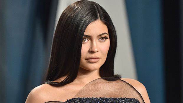 Kylie Jenner Says Strep Throat & Infection Had Her Bleeding From Mouth ...