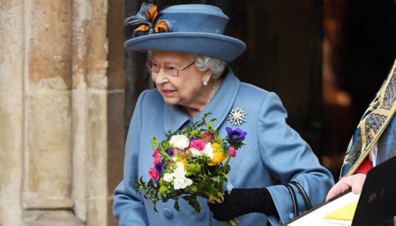 Queen Elizabeth in blue