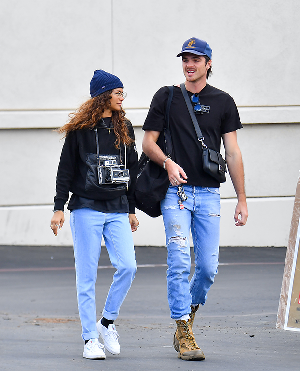 Zendaya & Jacob Elordi Enjoy Shopping Date At Flea Market: See Pics ...