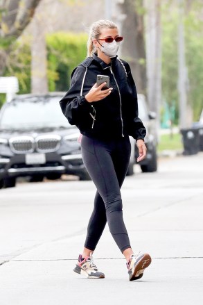 West Hollywood, CA  - *EXCLUSIVE*  - Sofia Richie was spotted at pilates at the same time slot as Amelia Gray Hamlin, but as soon as she found out that Amelia was coming, she immediately turned around and left!Pictured: Sofia RichieBACKGRID USA 21 APRIL 2021 BYLINE MUST READ: GAMR / BACKGRIDUSA: +1 310 798 9111 / usasales@backgrid.comUK: +44 208 344 2007 / uksales@backgrid.com*UK Clients - Pictures Containing ChildrenPlease Pixelate Face Prior To Publication*