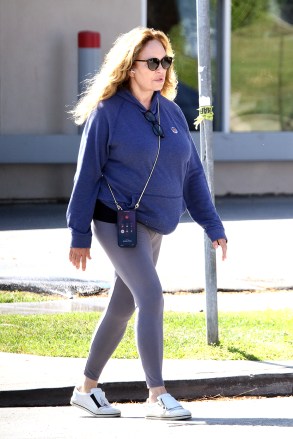 EXCLUSIVE: Catherine Bach seen out and about getting something from the store after a morning walk. 08 May 2022 Pictured: Catherine Bach. Photo credit: MEGA TheMegaAgency.com +1 888 505 6342 (Mega Agency TagID: MEGA855271_018.jpg) [Photo via Mega Agency]