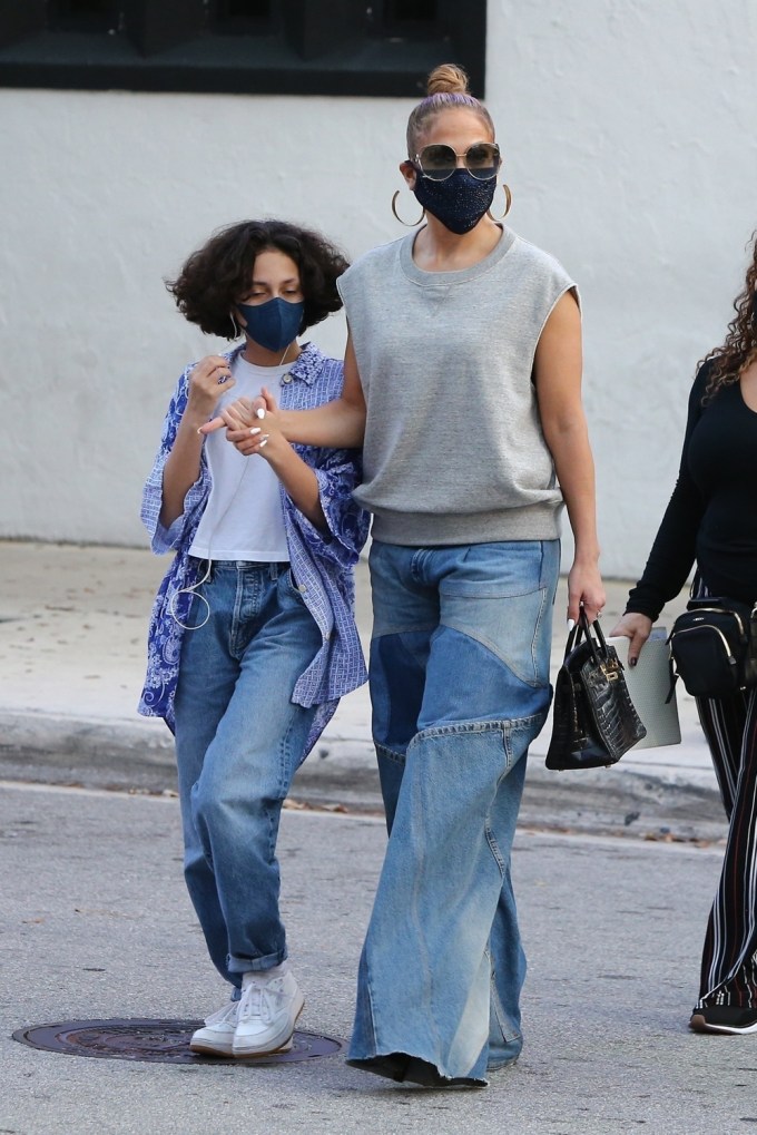 Jennifer Lopez & Emme Twin In Jeans