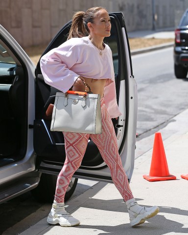 JLO arriving  Dance studio in Los Angeles.  Pictured: Jennifer Lopez Ref: SPL5316119 030622 NON-EXCLUSIVE Picture by: MESSIGOAL / SplashNews.com  Splash News and Pictures USA: +1 310-525-5808 London: +44 (0)20 8126 1009 Berlin: +49 175 3764 166 photodesk@splashnews.com  World Rights