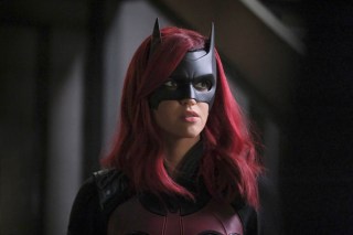 Batwoman -- ÒO, Mouse!Ó -- Image Number: BWN120a_0258r -- Pictured: Ruby Rose as Batwoman -- Photo: Bettina Strauss/The CW -- © 2020 The CW Network, LLC. All rights reserved.