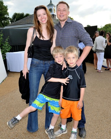 Chucs 'Take A Dip' in the Serpentine in Aid of 'Charity Water' Hosted by Chucs Dive and Mountain Shop Talulah Riley with Her Husband Elon Musk and Stepsons Chucs 'Take A Dip' in the Serpentine in Aid of 'Charity Water' Hosted by Chucs Dive and Mountain Shop - 04 Jul 2011