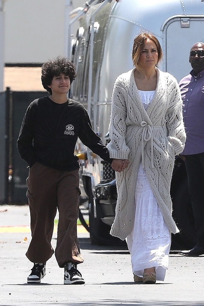 Jennifer Lopez & Emme Visit Ben Affleck On Set