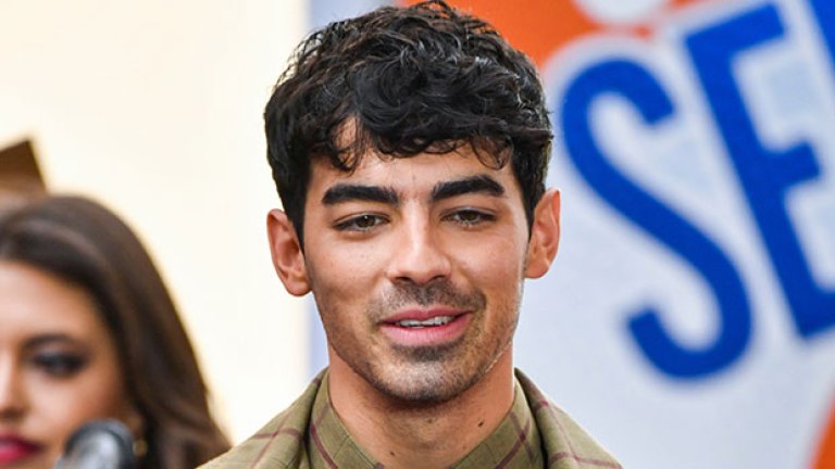 Joe Jonas Shaves Beard Off And Shares The Process Through Selfies Hollywood Life 