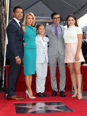 Kelly Ripa & family on the red carpet