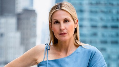 Kelly Rutherford poses in NY for HollywoodLife