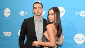 noah centineo, alexis ren