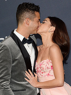 Sarah Hyland, Wells Adams
