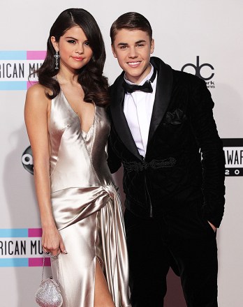 Selena Gomez et Justin BieberAmerican Music Awards, Arrivals, Los Angeles, Amérique - 20 novembre 2011