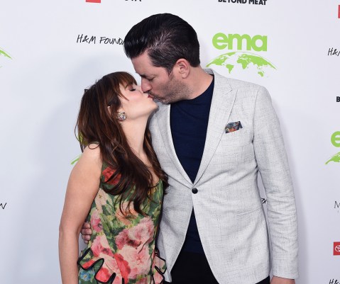 Zooey Deschanel and Jonathan Scott: Photos – Hollywood Life