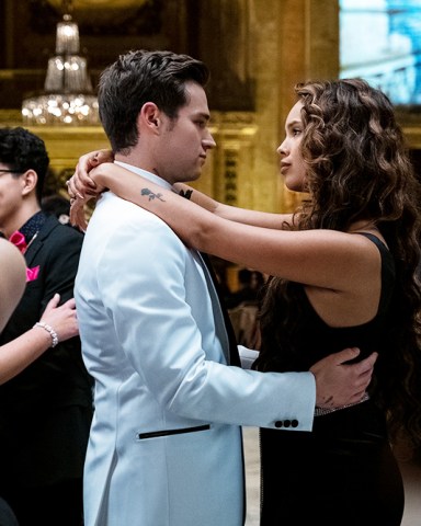 13 REASONS WHY  (L to R) BRANDON FLYNN as JUSTIN FOLEY and ALISHA BOE as JESSICA DAVIS in episode 409 of 13 REASONS WHY  Cr. DAVID MOIR/NETFLIX © 2020