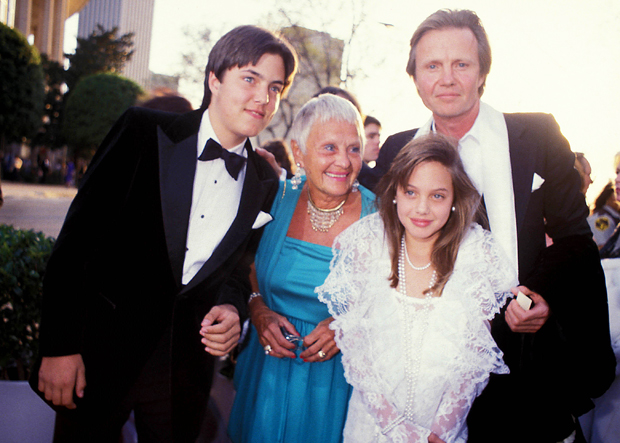 Angelina Jolie & family in 1986