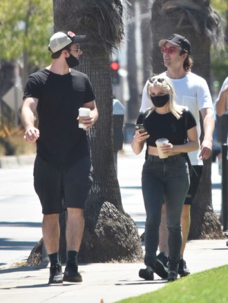 Santa Monica, CA  - *EXCLUSIVE* Ariel Winter shows off her new blonde hairdo as she hangs with her boyfriend Luke Benward and friends in Santa Monica after going for coffee. The group poses for pictures as they enjoy the freaf air and sunshine over the weekend as Gov. Gavin Newsom orders a new series of closures for California.Pictured: Ariel Winter, Luke BenwardBACKGRID USA 19 JULY 2020 USA: +1 310 798 9111 / usasales@backgrid.comUK: +44 208 344 2007 / uksales@backgrid.com*UK Clients - Pictures Containing ChildrenPlease Pixelate Face Prior To Publication*