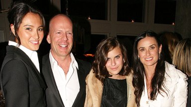 Bruce Willis Poses For Family Photo With Wife Emma & Ex Demi Moore ...