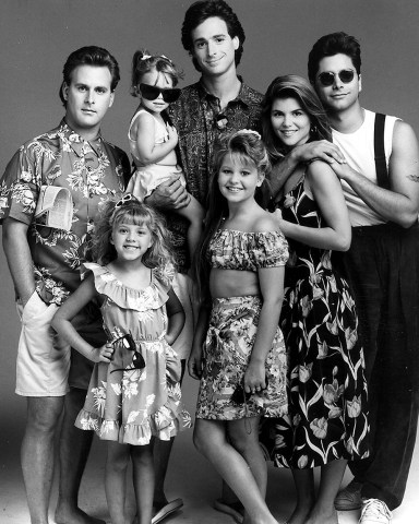 Editorial use only. No book cover usage.Mandatory Credit: Photo by Lorimar/Warner Bros/Kobal/Shutterstock (5884859t)David Coulier, Jodie Sweetin, Mary-Kate Olsen, Bob Saget, Candace Cameron, Lori Loughlin, John StamosFull House - 1989Lorimar/Warner BrosUSATV Portrait