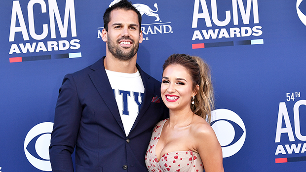 Jessie James Decker & Husband Eric Pose On A Beach In Cheeky Pic ...