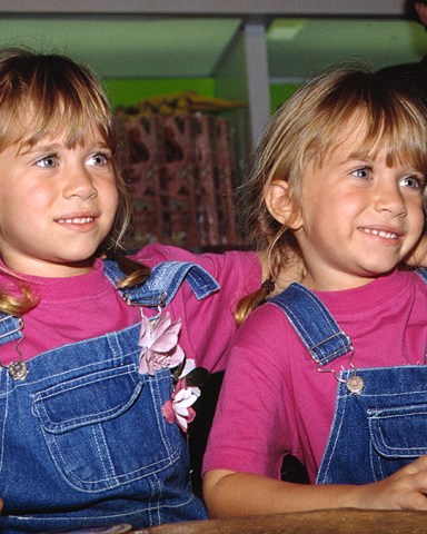 Ashley and Mary Kate Olsen Attending the Vsda Convention Las Vegas Nevada July 11 1993 © Joseph Marzullo / Retna Ltd
Olsen, Mary Kate & Olsen, Ashley