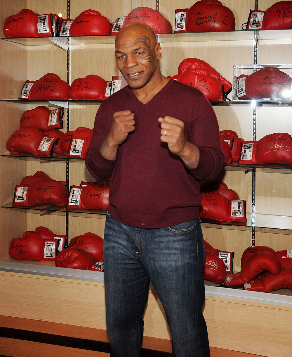 Mike Tyson meet 'n greet, Memorabilia International, Planet Hollywood, Las Vegas, America - 04 Feb 2011