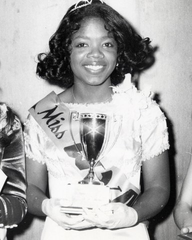 Oprah Winfrey wins Miss Fire Prevention title in her hometown of Nashville
Oprah Winfrey - 1971