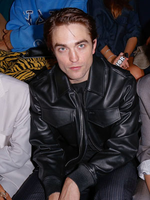 Robert Pattinson Reacts New Twilight Book