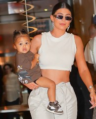Kylie Jenner flashes her toned tummy with Stormi on her hip one day after Met-Gala 2019, Travis Scott was right behind them while they head to the private airport.

Pictured: Stormi Webster,Kylie Jenner,Travis Scott
Ref: SPL5087329 070519 NON-EXCLUSIVE
Picture by: Felipe Ramales / SplashNews.com

Splash News and Pictures
Los Angeles: 310-821-2666
New York: 212-619-2666
London: +44 (0)20 7644 7656
Berlin: +49 175 3764 166
photodesk@splashnews.com

World Rights
