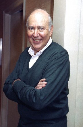 Comedian and film director Carl Reiner, 71, poses following an interview, New York. Reiners latest project is Fatal Instinct, a burlesque of 1940s film noir and of such recent film as Fatal Attraction and Basic Instinct
Carl Reiner New York 1993, New York, USA